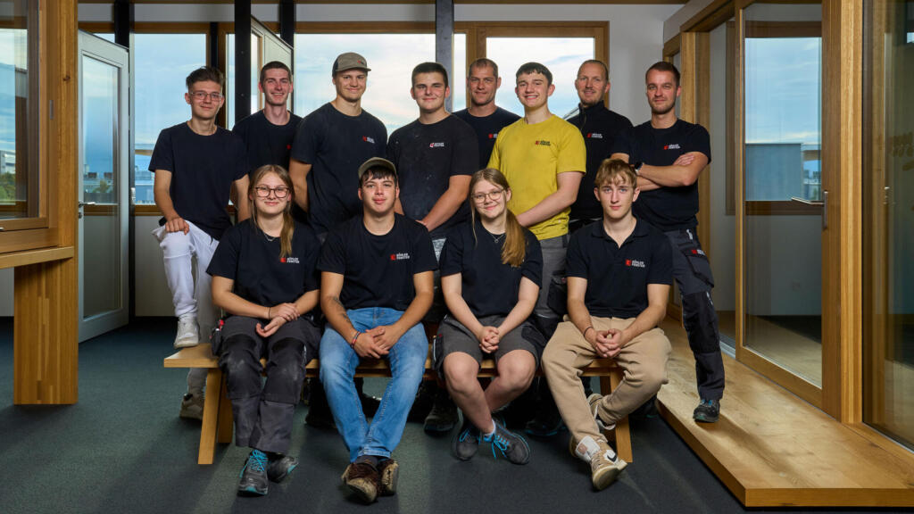 Teamfoto Lehrlingsteam mit Ausbildner