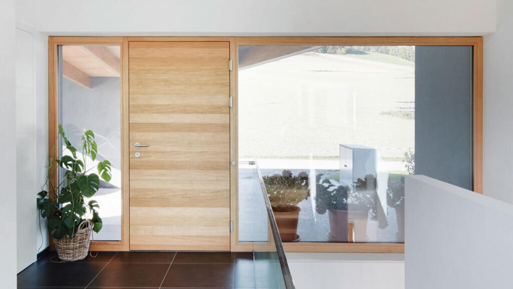 Holz-Haustüre von außen – Böhler Fenster